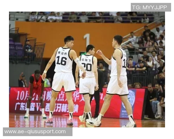 广东全运男篮热身赛胜美国肯尼哈奇队徐杰与焦泊乔表现出色助力球队取胜 广东全运男篮热身赛胜美国肯尼哈奇队徐杰与焦泊乔表现出色助力球队取胜