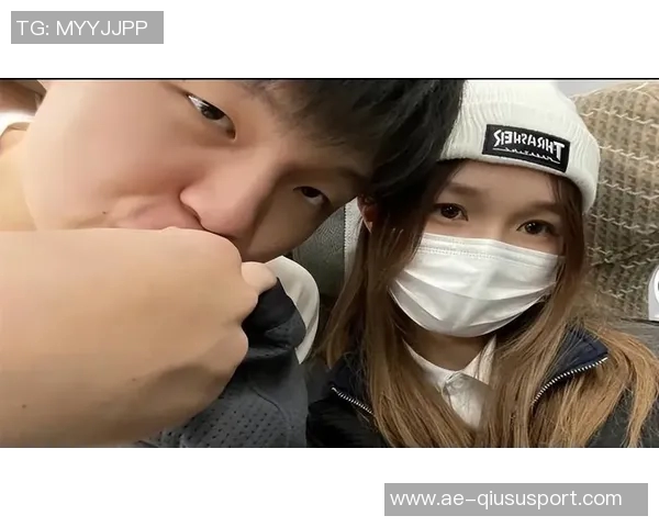 杨瀚森与女友约会被翻译哥打扰网友调侃成电灯泡真搞笑 杨瀚森与女友约会被翻译哥打扰网友调侃成电灯泡真搞笑