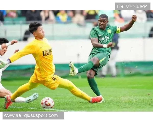 中超联赛第三十轮精彩对决北京国安迎战梅州客家全力争胜