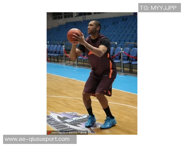 尤文图斯训练动态麦肯尼与小孔塞桑独自备战布雷默热格罗瓦暂时休息 尤文图斯训练动态麦肯尼与小孔塞桑独自备战布雷默热格罗瓦暂时休息